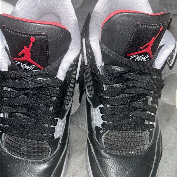 Air Jordan bred 4s